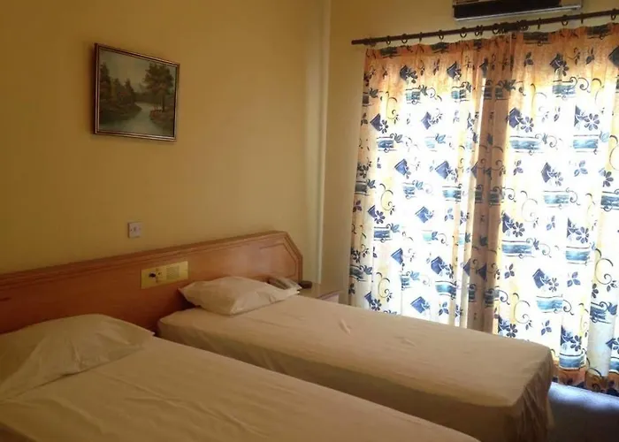 Rebioz Ларнака