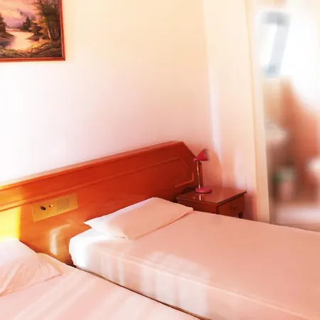 Rebioz Hotel Lárnaca