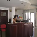 酒店 Rebioz 拉纳卡